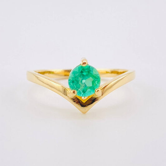 Anillo Flecha Centrada Esmeralda 68pts 2.9gr / T7 1/4 / Oro Amarillo 18K ©