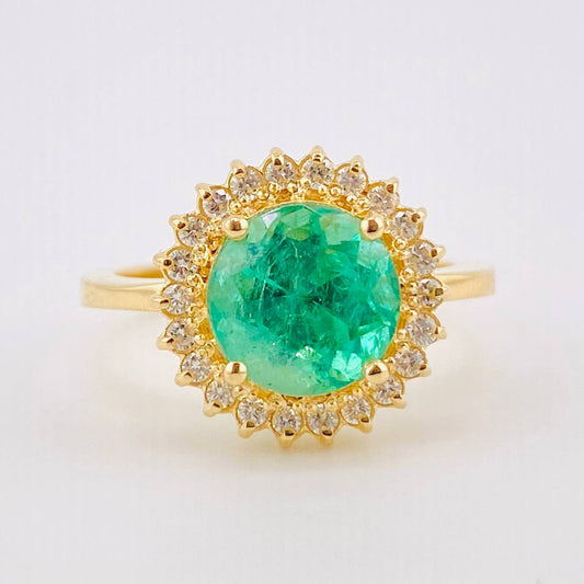 Anillo Girasol Esmeralda 2.93 Qts Diamantes 22pts 5.35gr / T7 1/4 / Oro Amarillo 18K ©