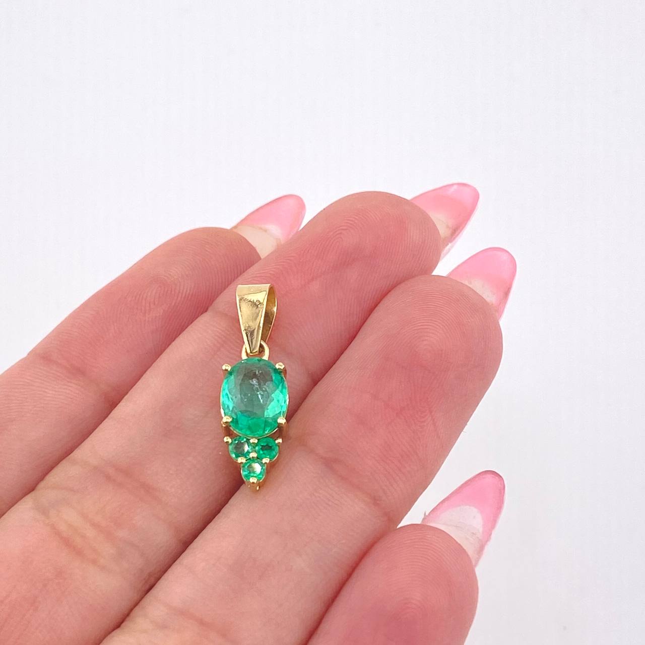 Set Elegancia Victoriana - Candongas 3cm - Dije 2.1cm - Anillo T7 1/4 Esmeraldas 3 Qts 7gr / Oro Amarillo 18K ©