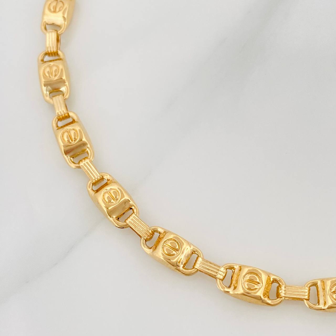 Pulso Rustico Tornillo 5.5 g / 22 cm / 4.8 mm Oro Amarillo 18K