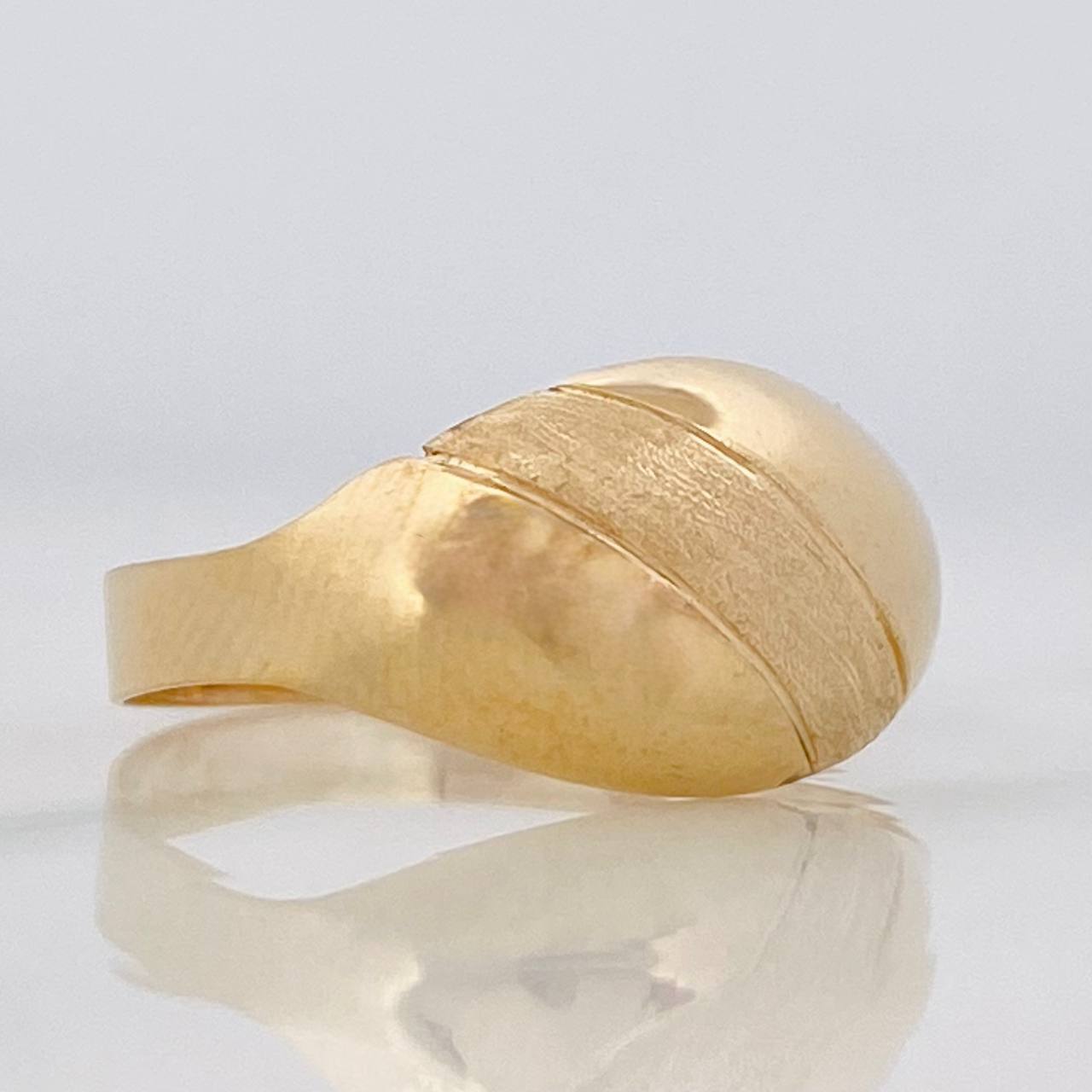 Anillo Sello Ovalado 1.15g / T7 1/4 Oro Amarillo 18K