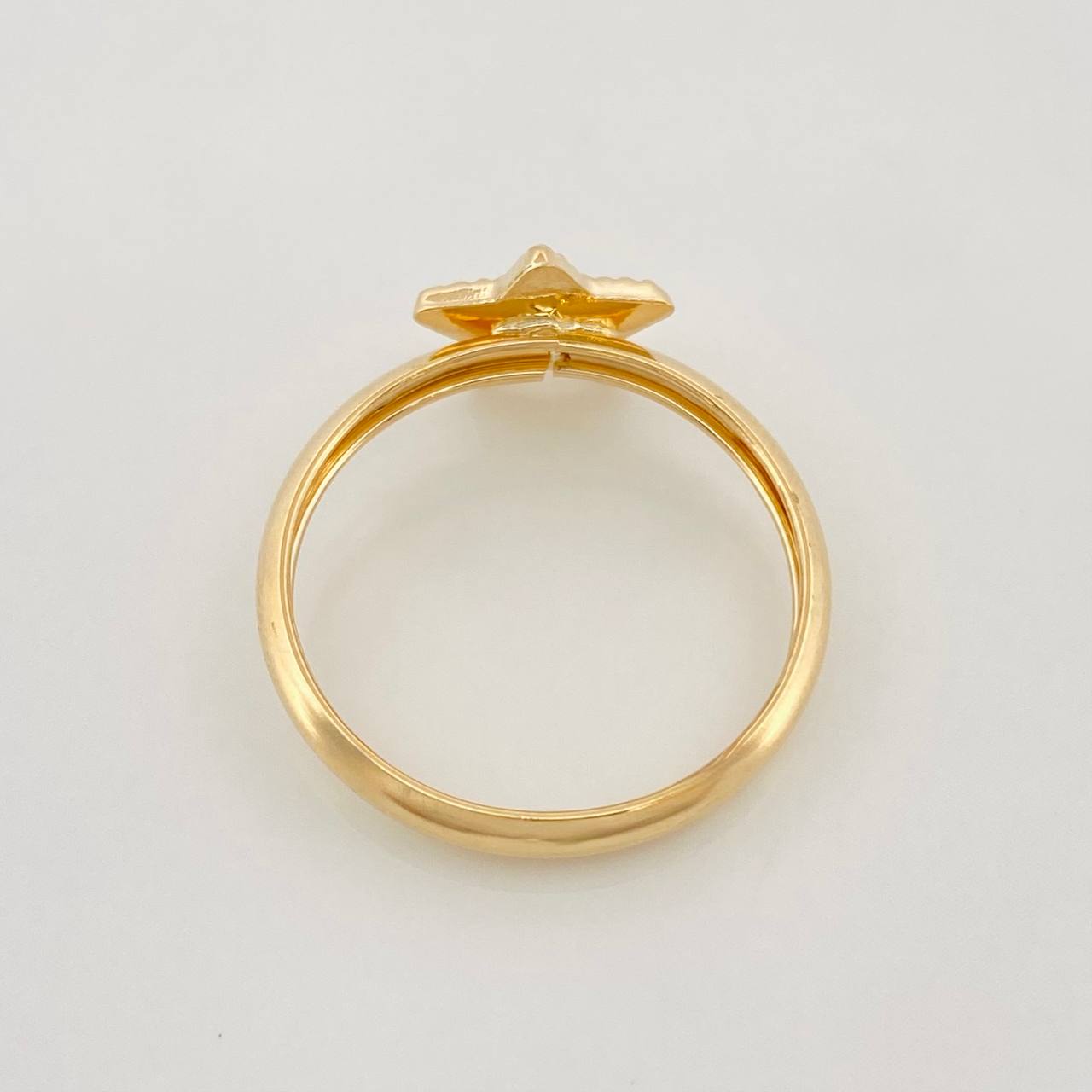 Anillo Estrella Diamantada 1.1g / T8 Oro Amarillo 18K