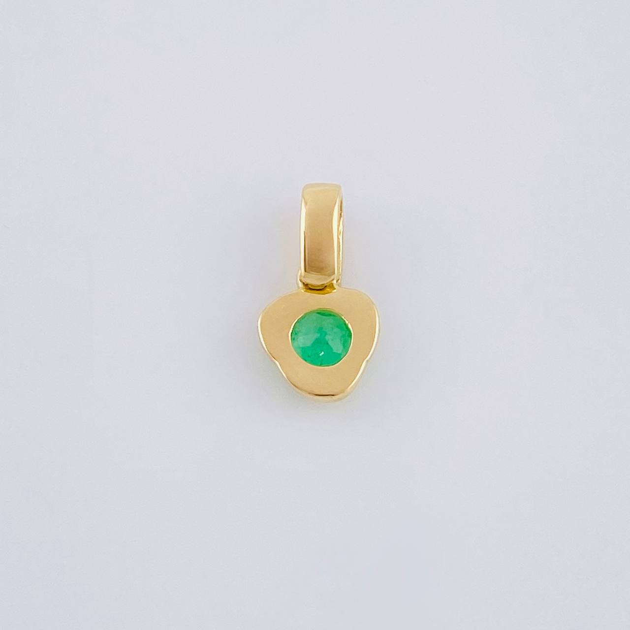 Dije Nila Esmeraldas 35Pts 0.8 g / 2.3 cm Oro Amarillo 18K