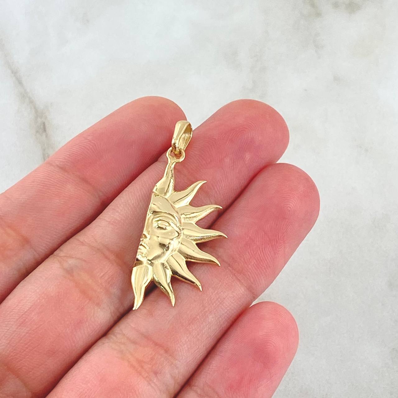 Dije Sol Media Cara 2.55gr / 3.6cm / Liso Oro Amarillo 18K