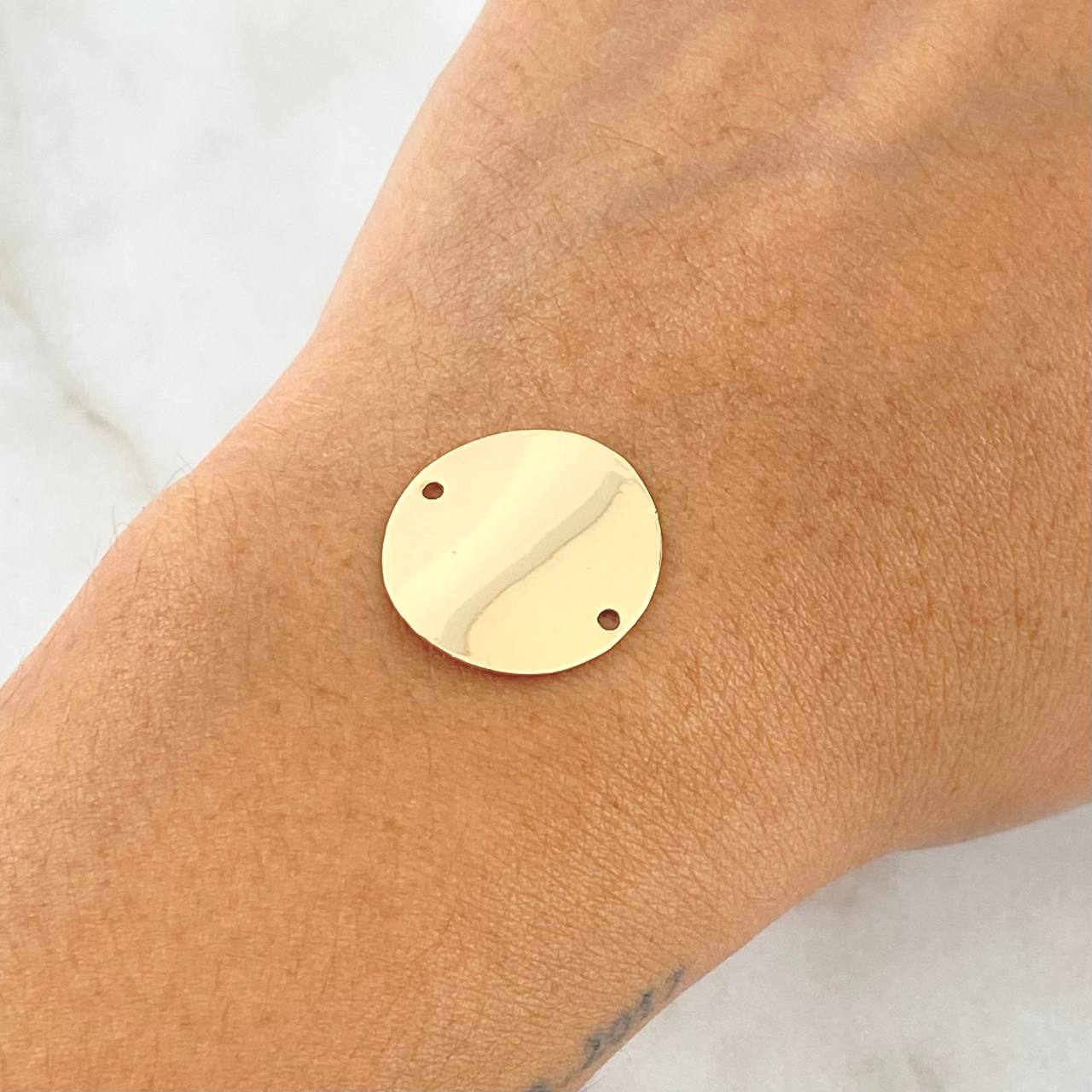 Herraje Placa Circular Curva 1.65gr / 2cm / Lisa Oro Amarillo 18K ©