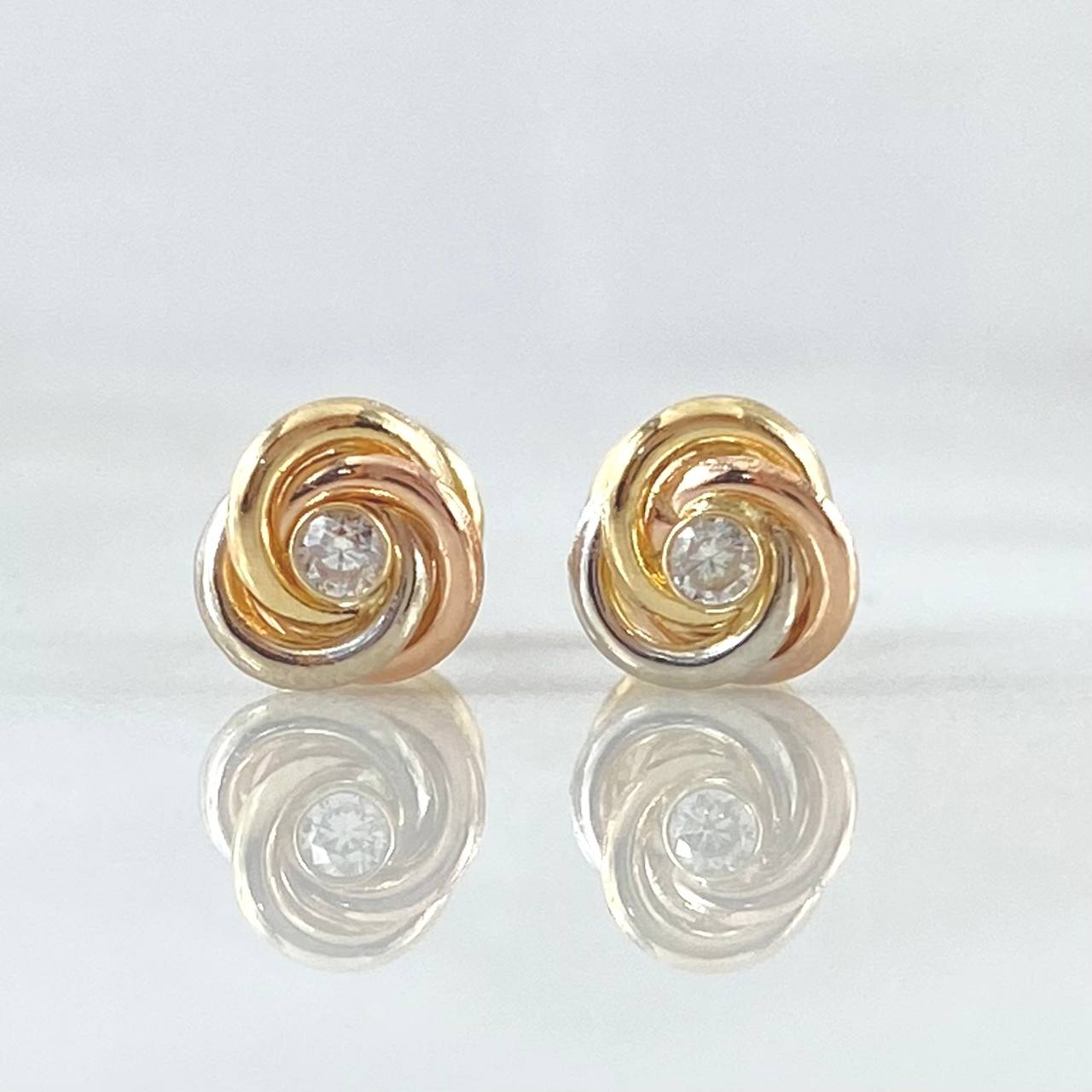 Topos Helice 0.9gr / 6.6mm Tres Oros 18K ©