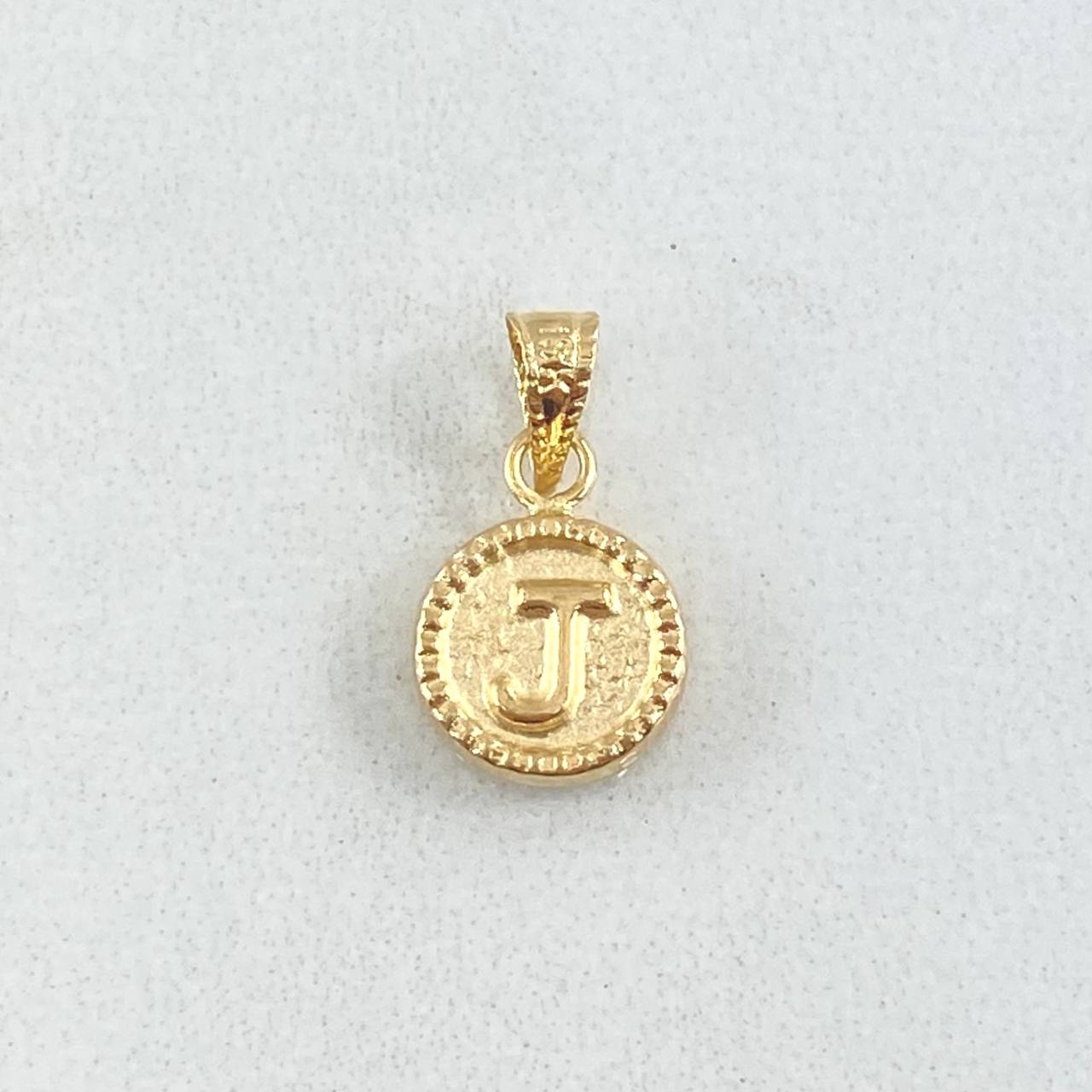 Dije Letra J 0.4gr / 1.4cm / Circulo Cargador Bordeado Oro Amarillo 18K