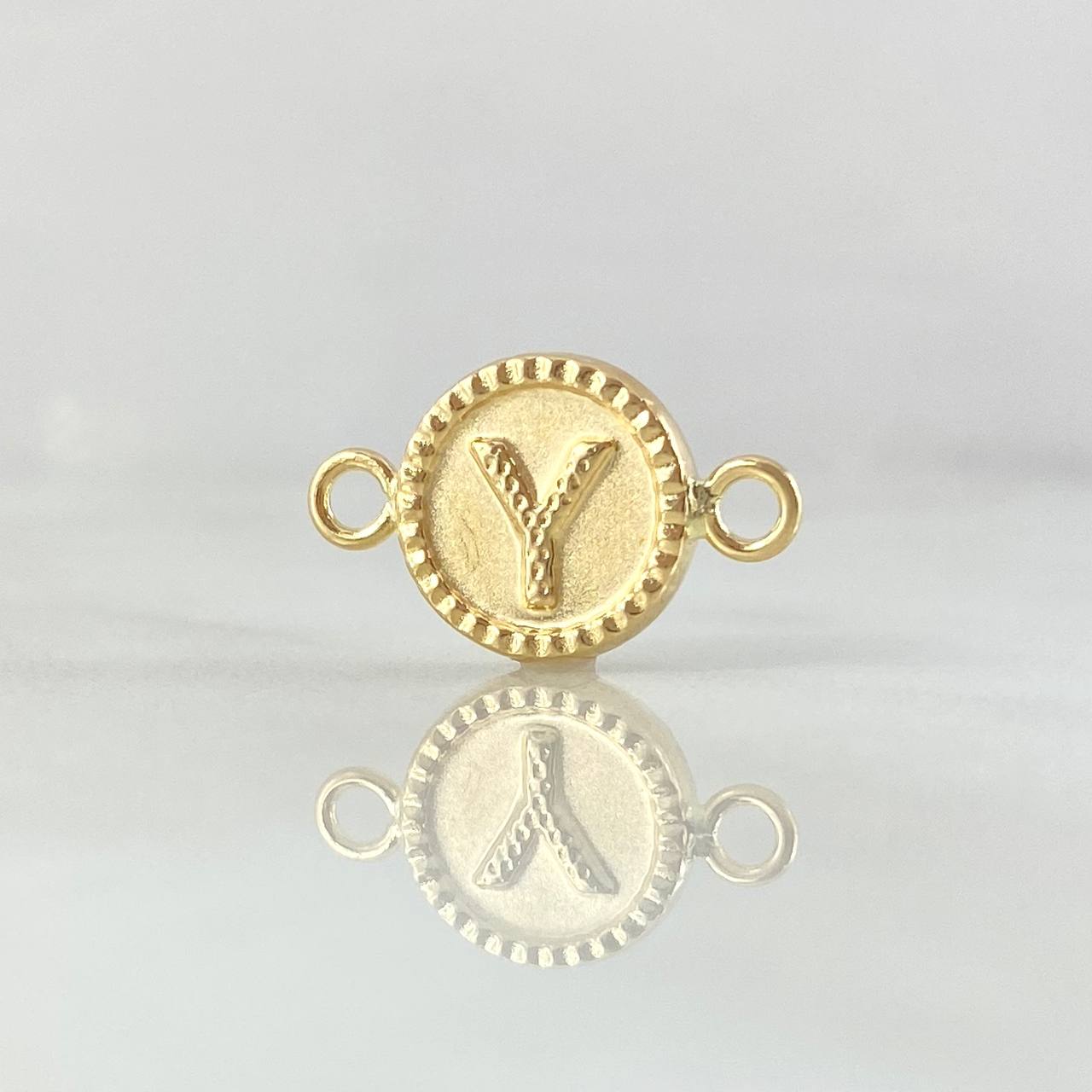 Herraje Letra Y 0.6gr / 1.7cm / Bordeado Oro Amarillo 18K *