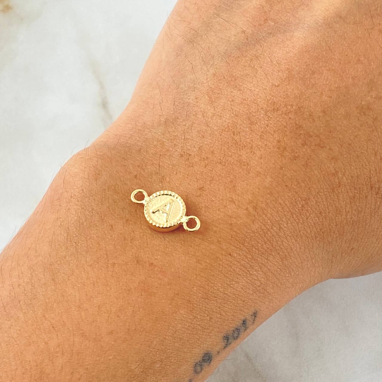 Herraje Letra A 0.65gr / 1.7cm / Oro 18K