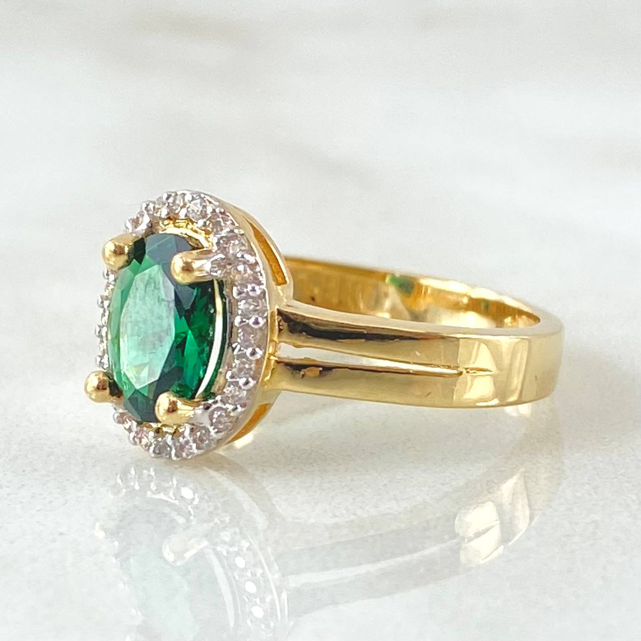Anillo Solitario Halo 3.25gr / T6 1/4 / Oro Amarillo 18K *