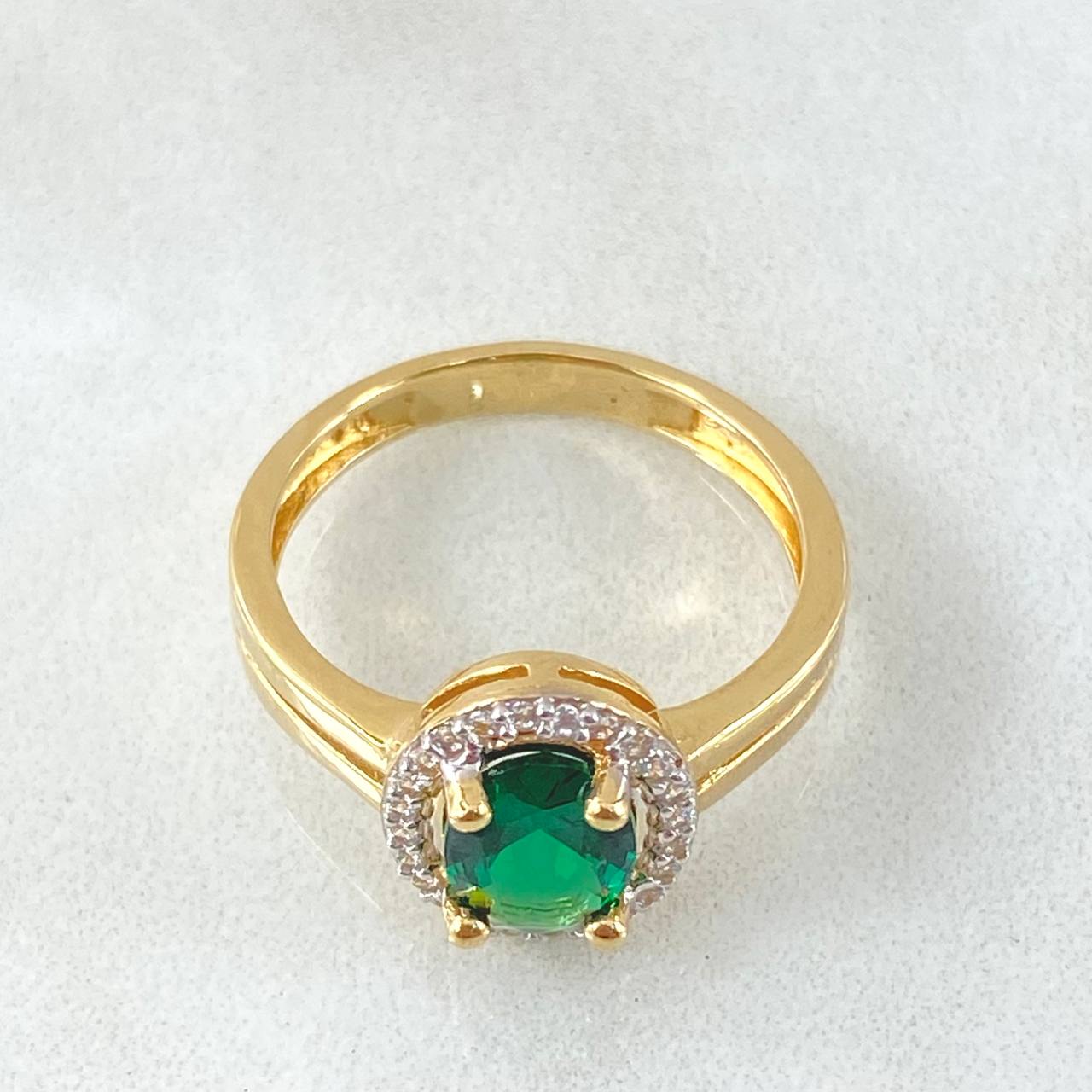 Anillo Solitario Halo 3.25gr / T6 1/4 / Oro Amarillo 18K *