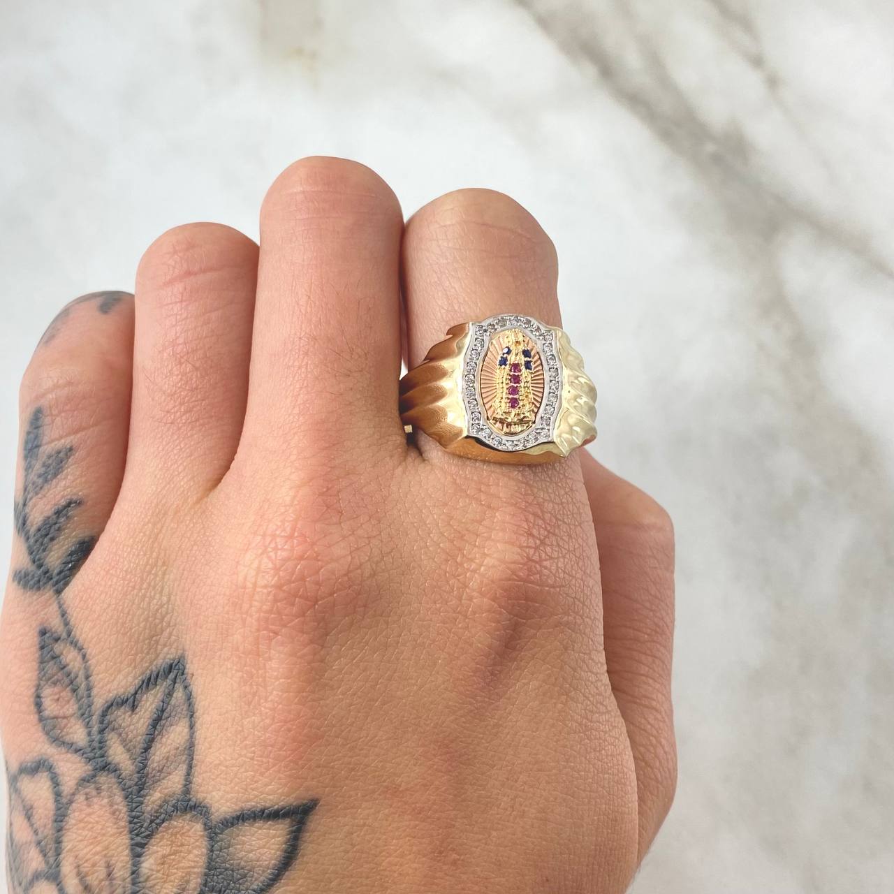 Anillo Virgen de Guadalupe 6.8gr / T10 3/4 / Oro Amarillo 18K *