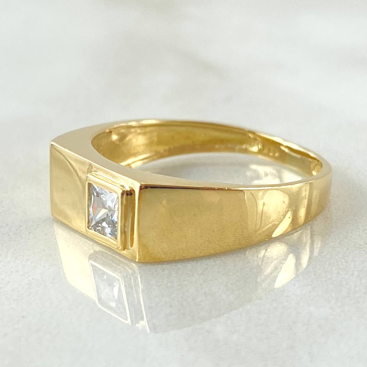 Anillo Recuadro Liso 4.55gr / T9 1/2 / Oro Amarillo 18K *