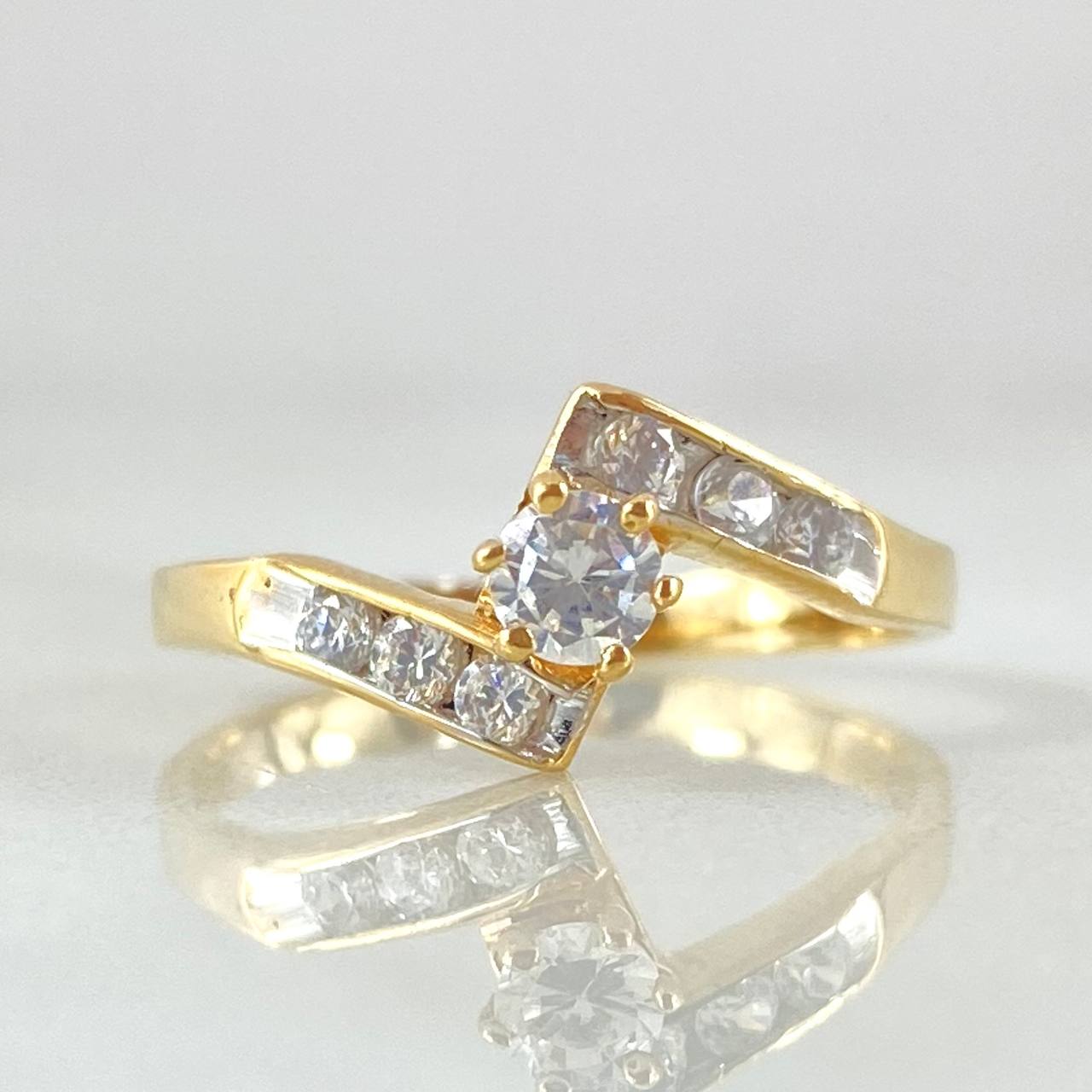 Anillo Solitario Zig-Zag 2.25gr / T6 / Oro Amarillo 18K *