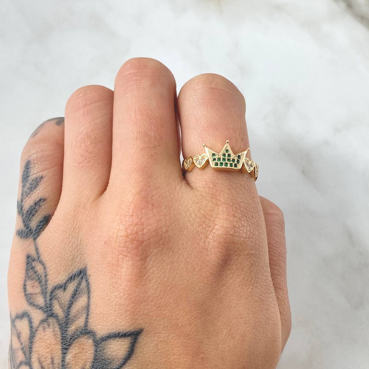 Anillo Corona Corazones 2.75gr / T6 1/2 / Oro Amarillo 18K ©