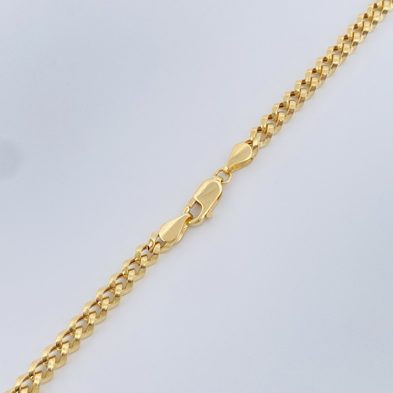 Cadena Cubana 10.6gr / 60.3cm / Oro Amarillo +1 18K $