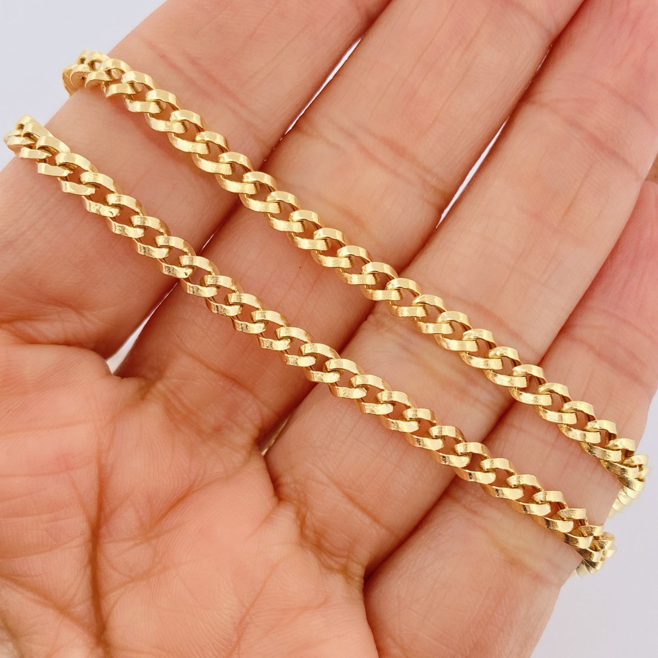 Cadena Cubana 10.6gr / 60.3cm / Oro Amarillo +1 18K $