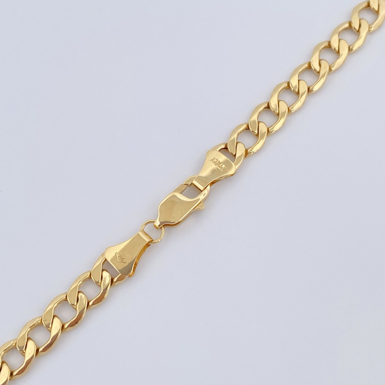 Cadena Cubana 18.45gr / 60.5cm / Oro Amarillo +1 18K $