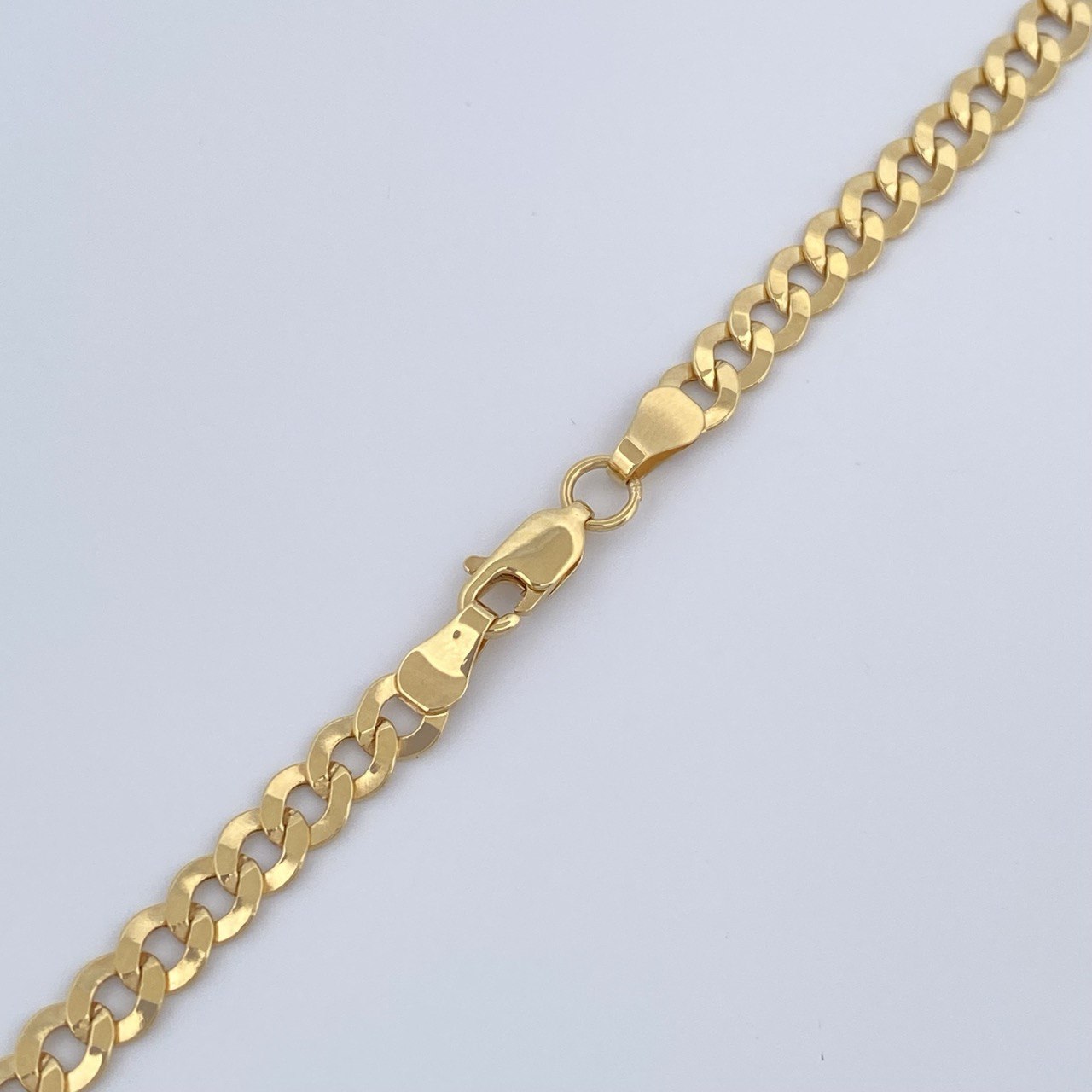 Cadena Cubana 10.75gr / 60.3cm / Oro Amarillo +1 18K $