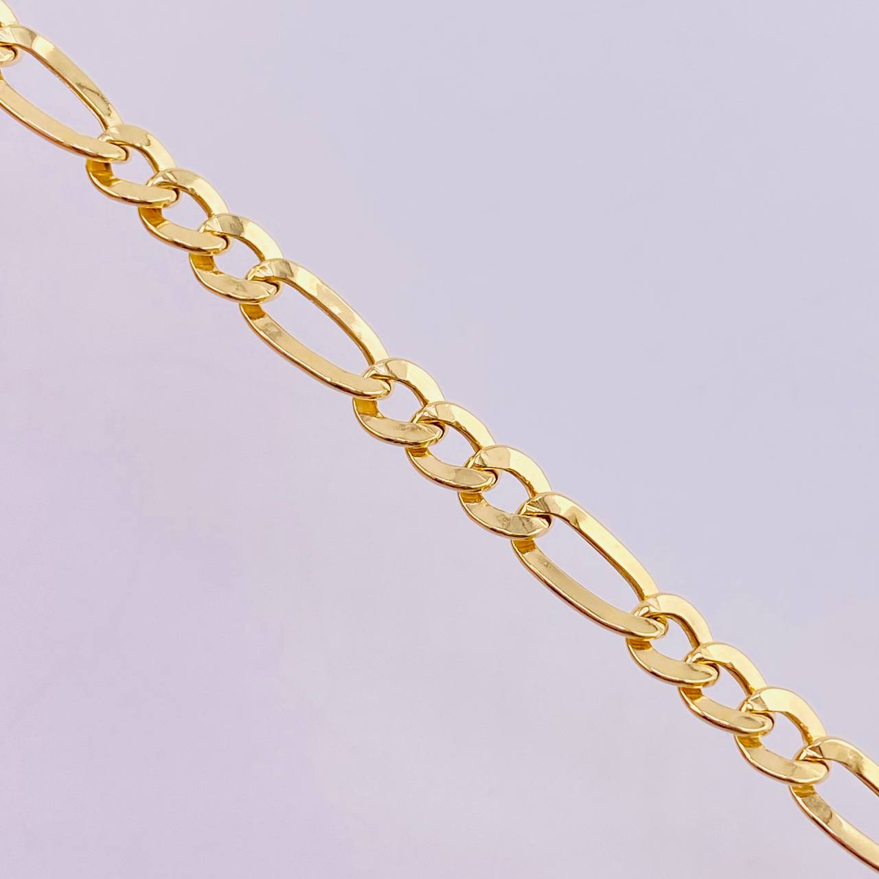 Pulso Figaro 2.6gr / 20cm / 4.45mm Oro Amarillo +1 18K ©
