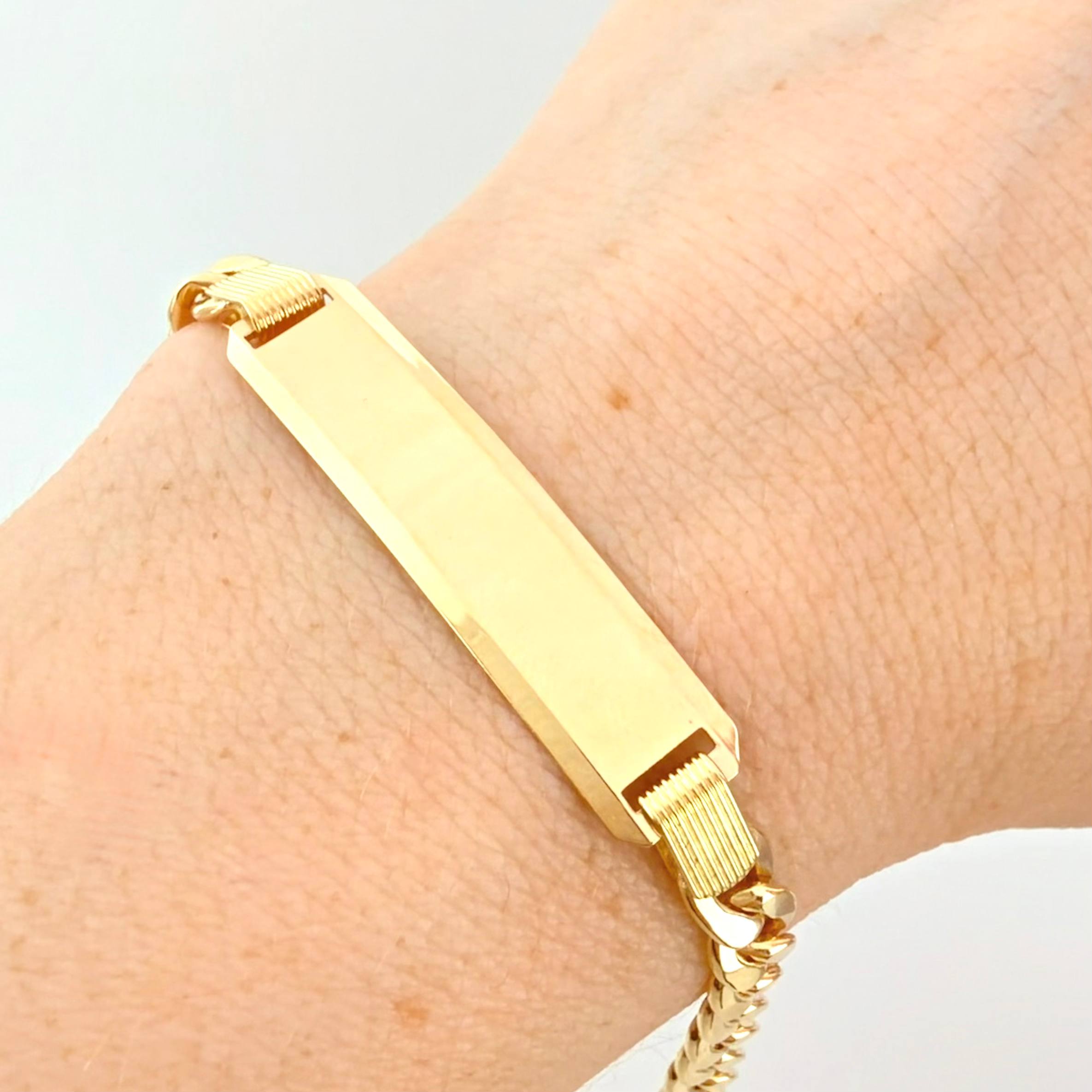 Pulso Cubano Placa Rectangular 11.1gr / 21cm / 5.7mm Oro Amarillo 18K