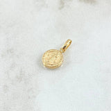 Dije San Benito 0.8gr / 2.1cm / Cargador Liso Oro Amarillo 18K ©