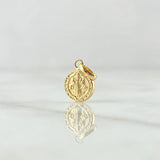 Dije San Benito 0.8gr / 2.1cm / Cargador Liso Oro Amarillo 18K ©