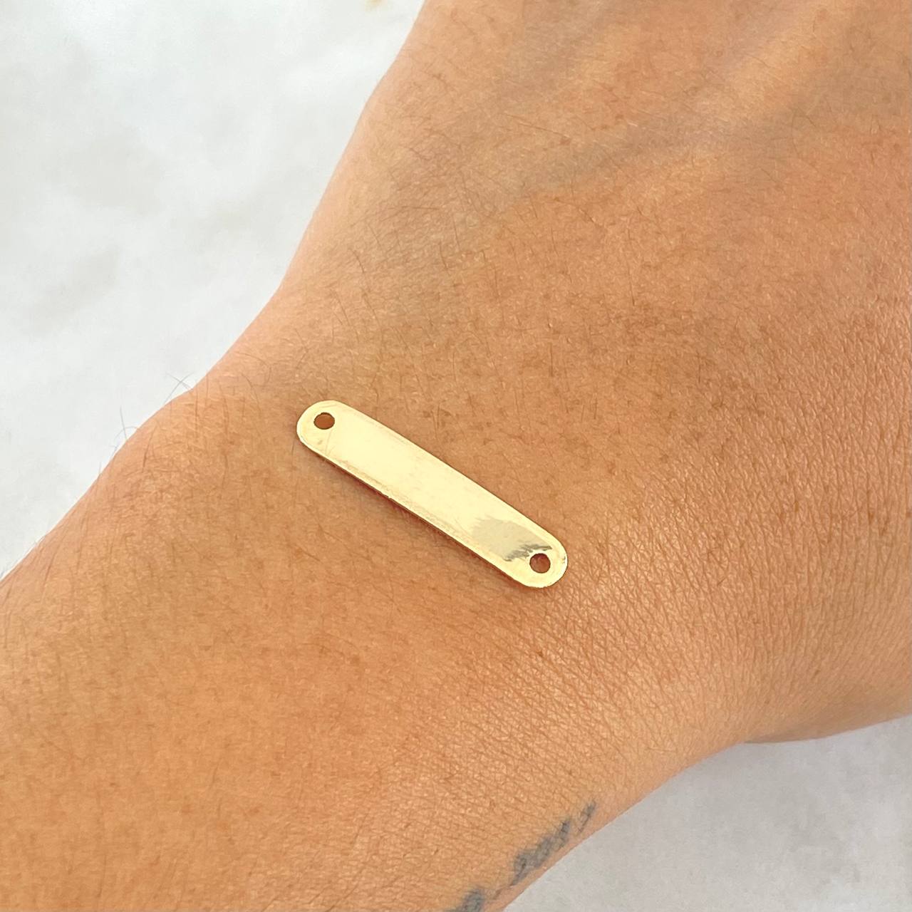 Herraje Placa Rectangular 0.7gr / 2.5cm / Bordes Curvos Oro Amarillo 18K