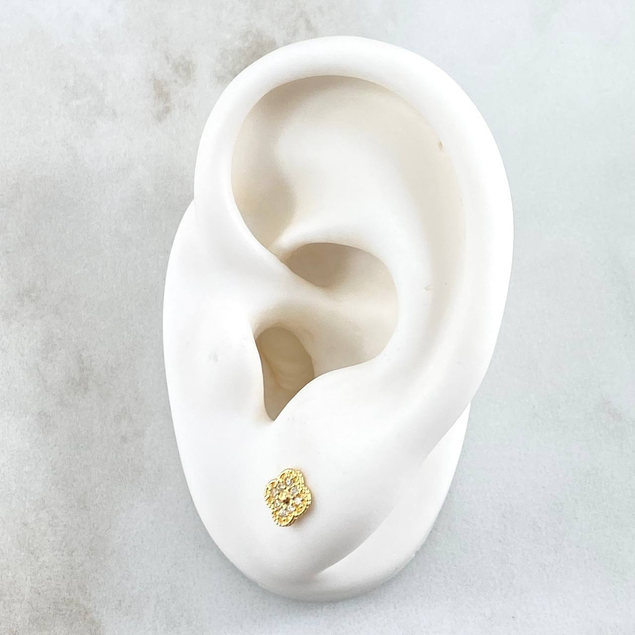 Topos Flor Enmarcada 0.85gr / 5mm Circones Blancos Oro Amarillo 18K