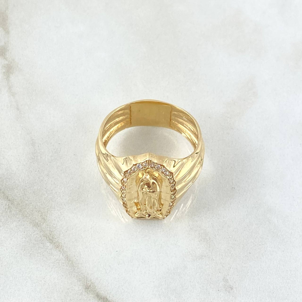 Anillo Virgen de Guadalupe 5.65gr / T9 3/4 / Circones Blancos Rayado Oro Amarillo 18K