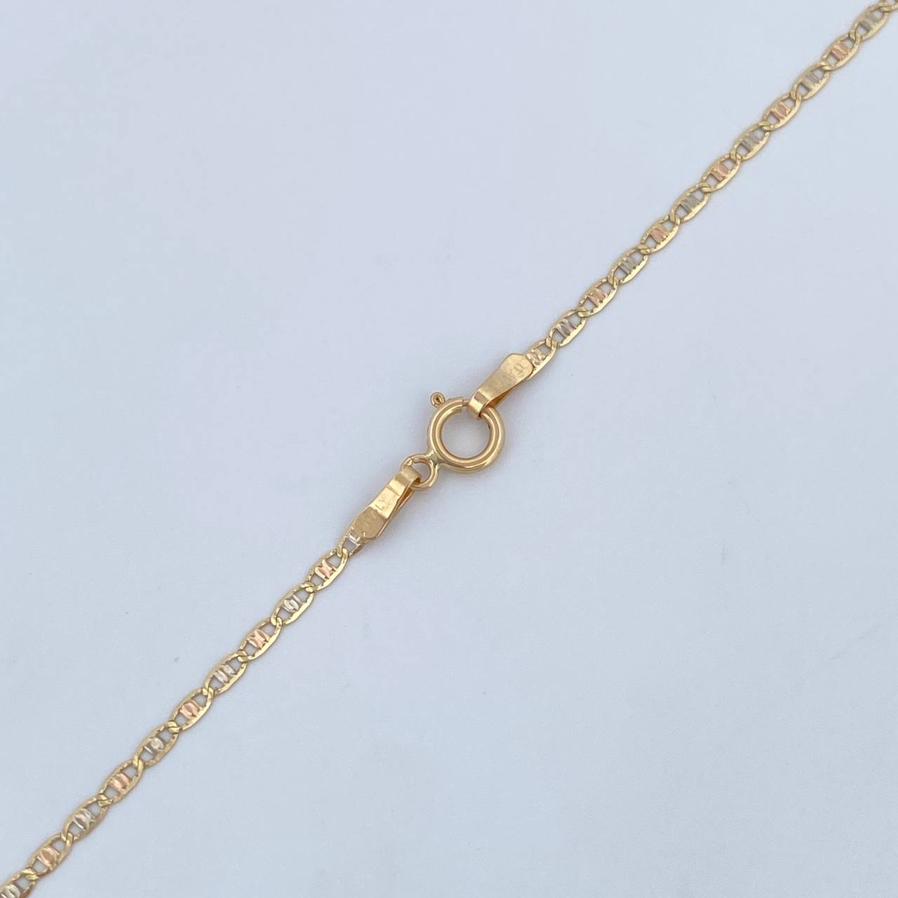 Cadena Escalera Plana Diamantada 1.55gr / 50cm / 1.3mm Tres Oros +3 18K ©