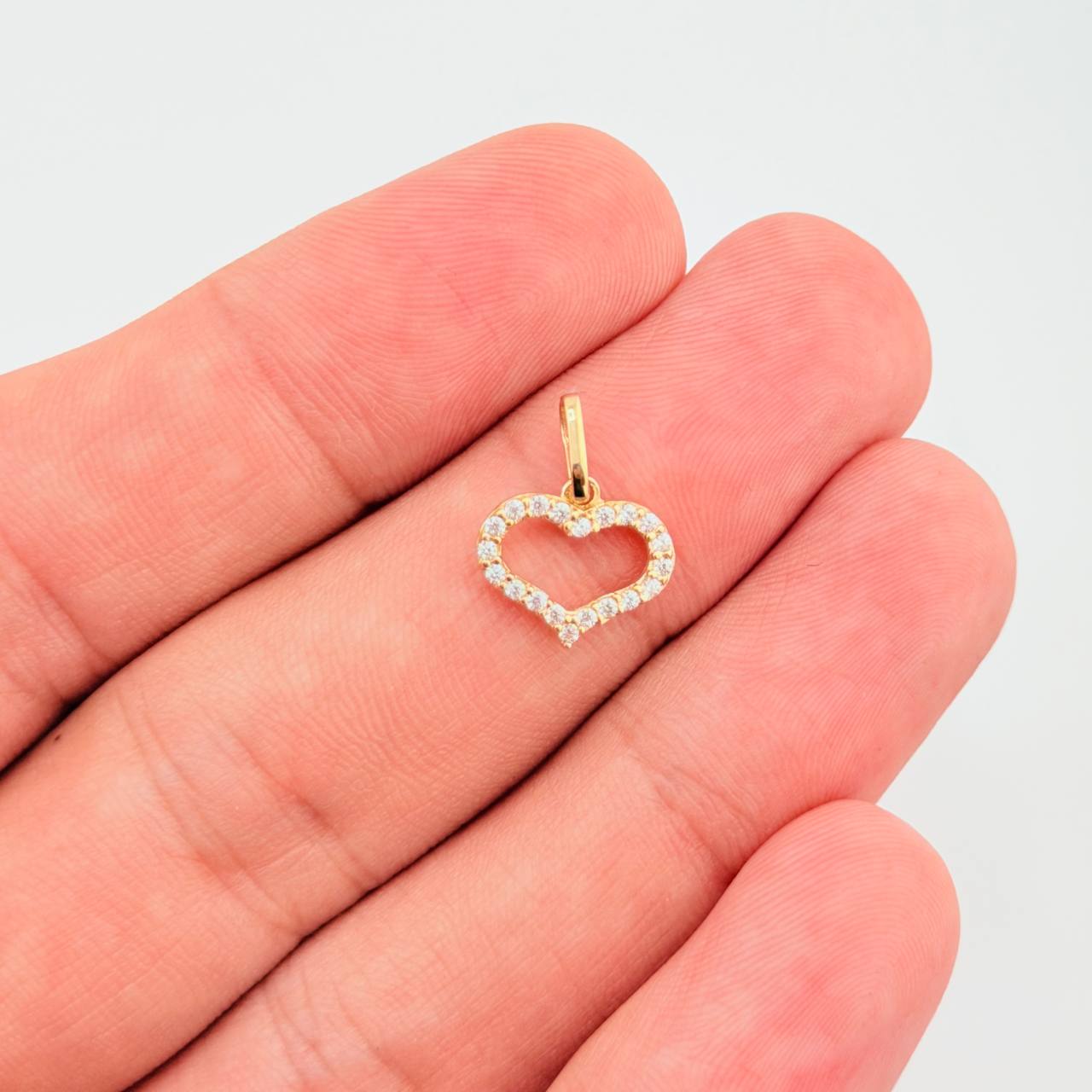 Dije Silueta Corazón Tupido 0.75gr / 1.5cm / Oro Amarillo 18K ©