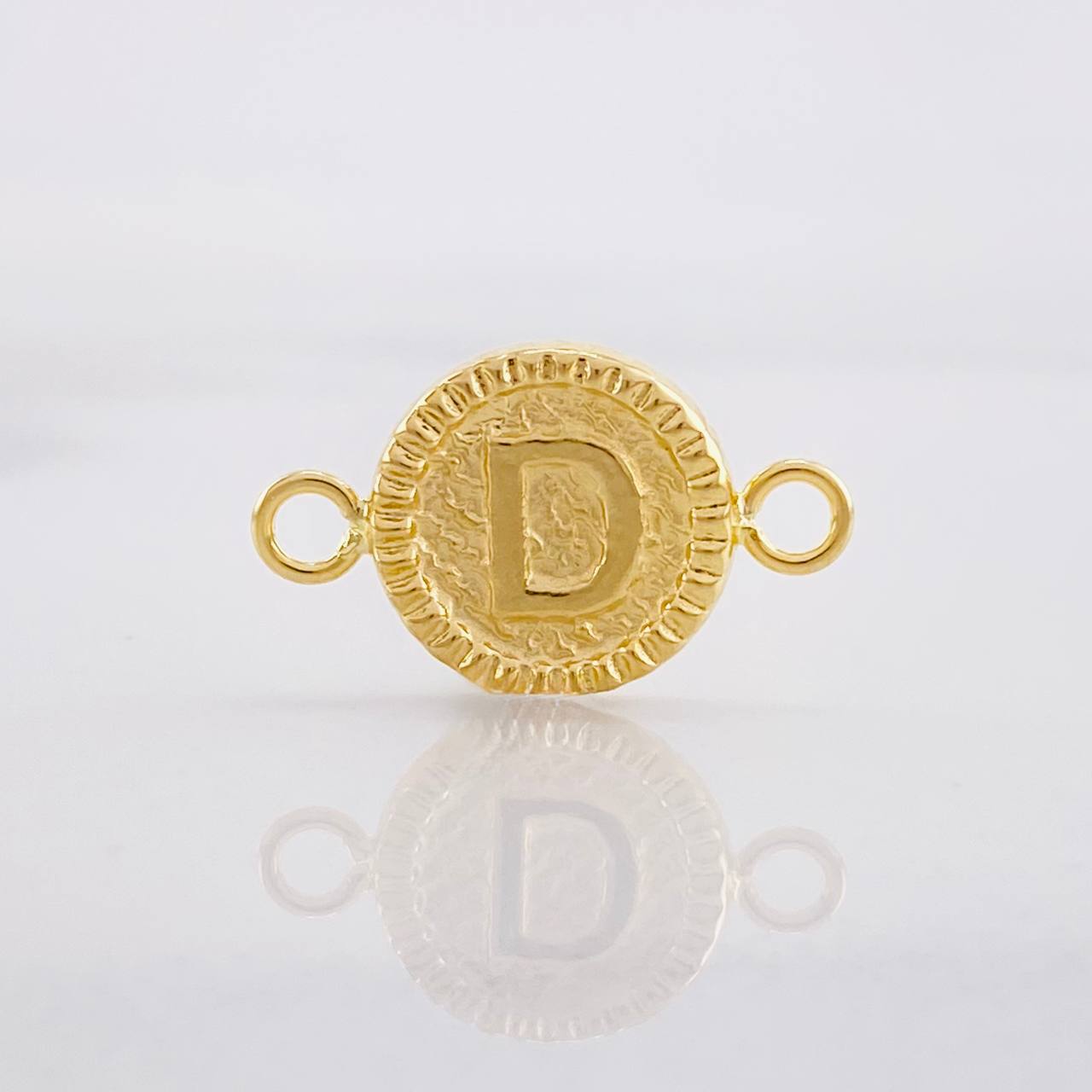 Herraje Circulo Letra D 0.55g / 1.7cm Oro Amarillo 18K