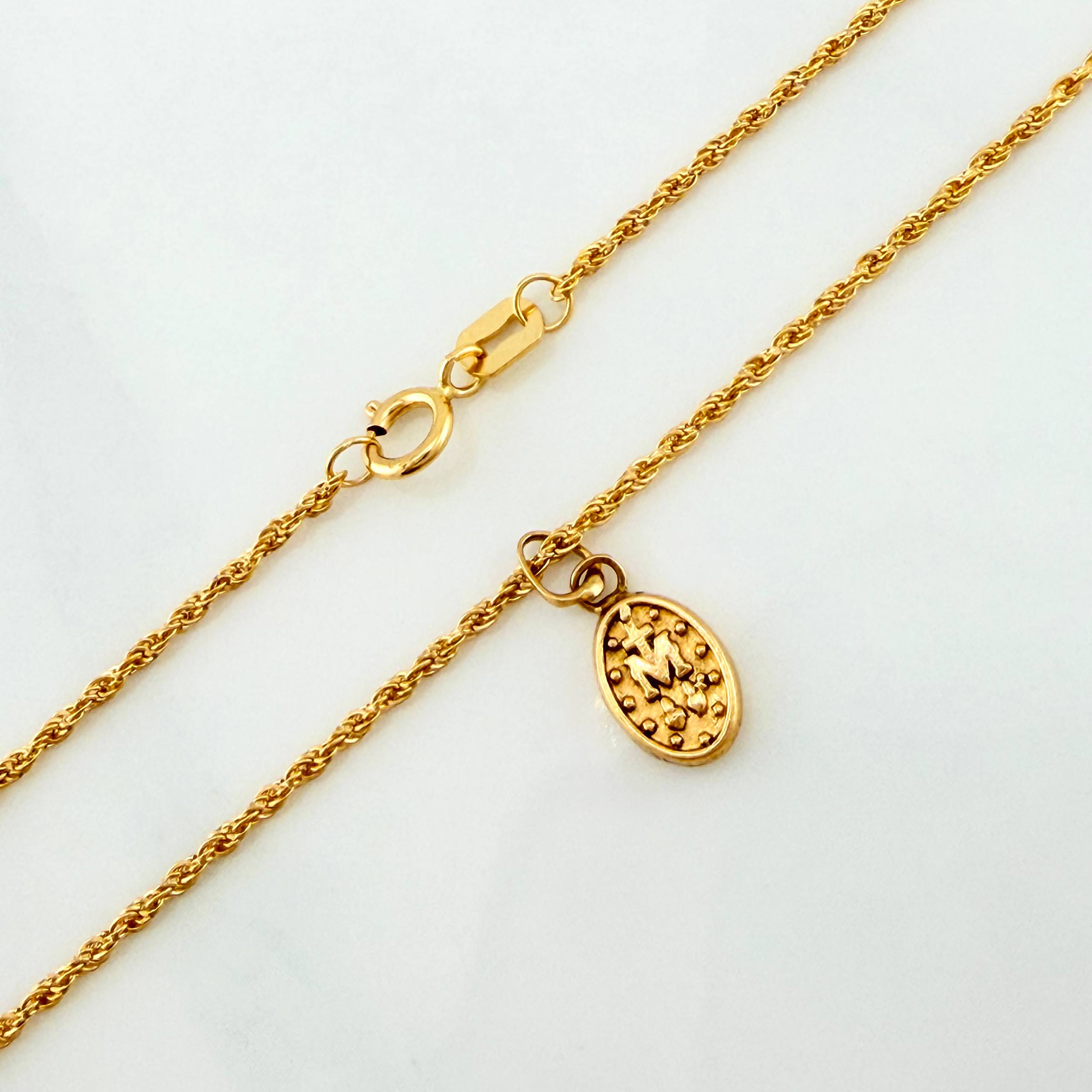 Set Cadena Lazo + Dije Virgen Milagrosa / 1,15 gr / 45 cm Oro Amarillo 18K
