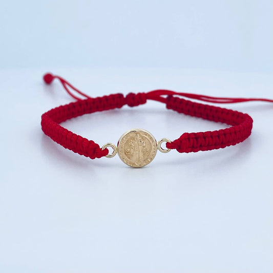 Pulsera Tejida Roja San Benito 0.5gr / Oro Amarillo 18K $