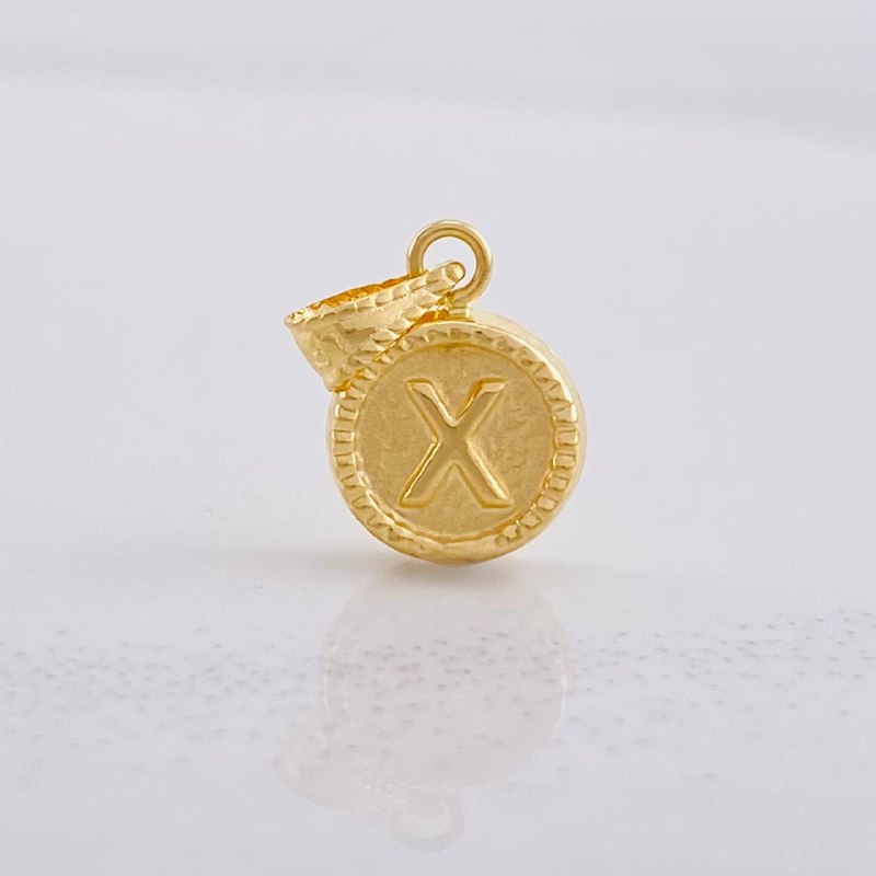 Dije Circulo Letra X 0.4g / 1.5cm Oro Amarillo 18K