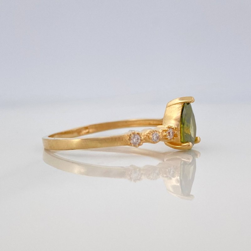 Anillo Solitario Gota 2.15 g / T7 3/4 Oro Amarillo 18K