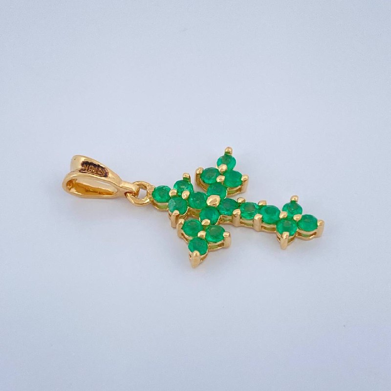 Dije Cruz Punta Trebol 0.95gr / 2.4cm / Oro Amarillo 18K &