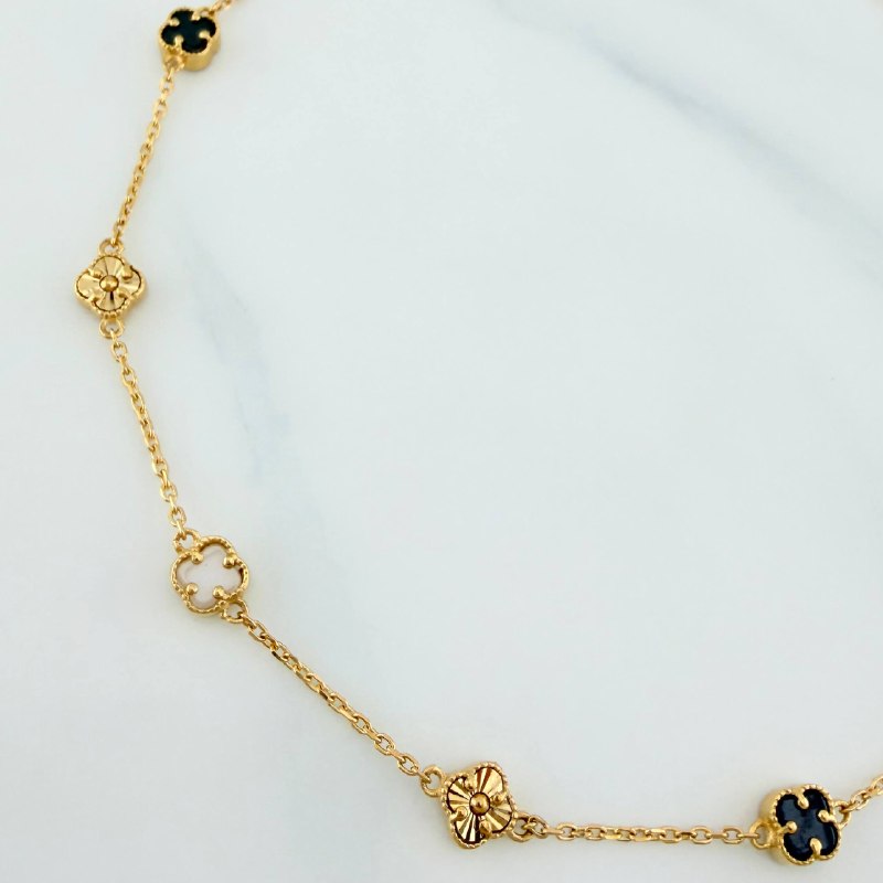 Pulso Trebol Aro Seguido 3.2 g / 20.7 cm / 4.8 mm Oro Amarillo 18K