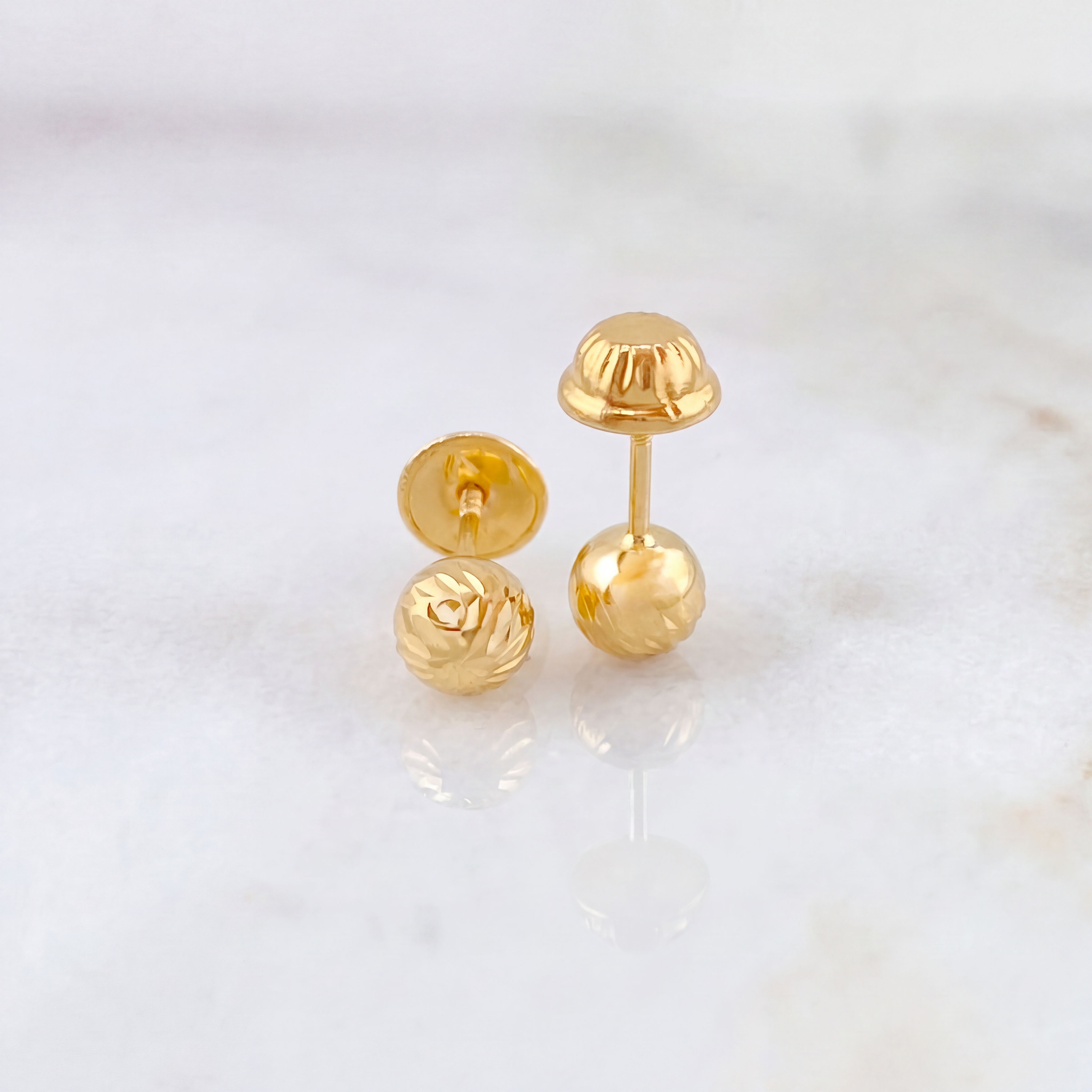 Topos Bola Diamantada 0.6 g / 5 mm Oro Amarillo 18K