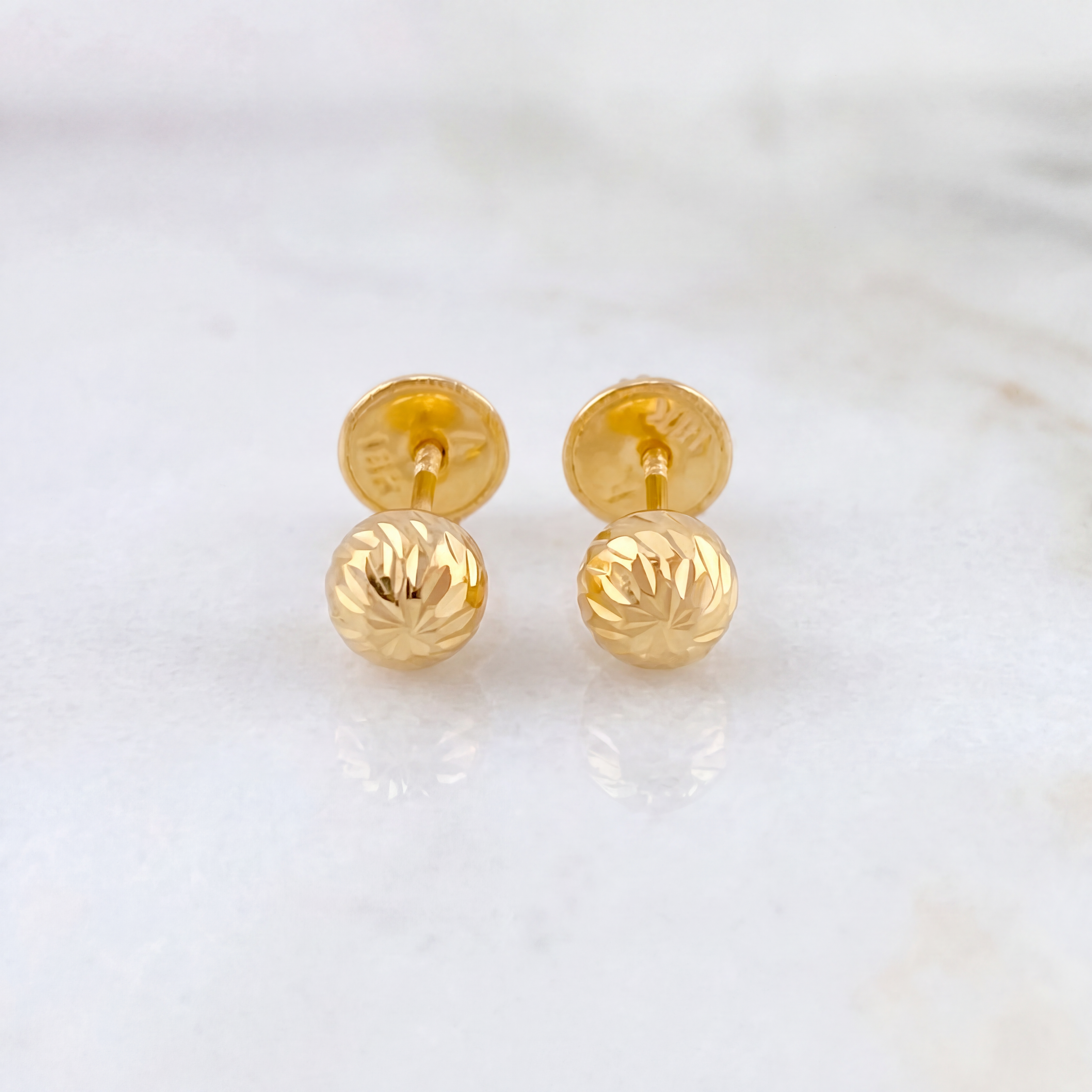 Topos Bola Diamantada 0.6 g / 5 mm Oro Amarillo 18K