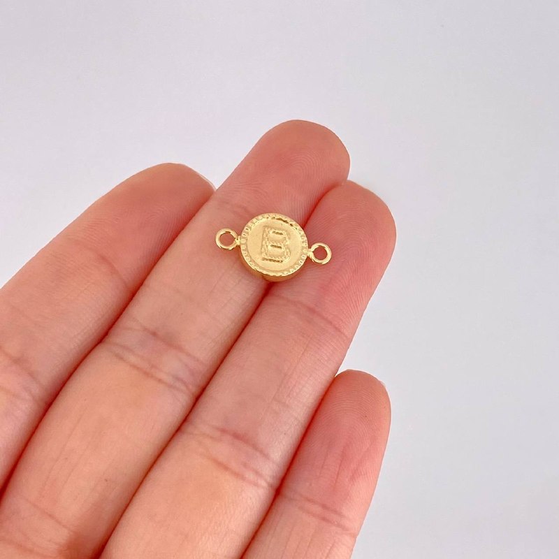 Herraje Circulo Letra B 0.6g / 1.7cm Oro Amarillo 18K