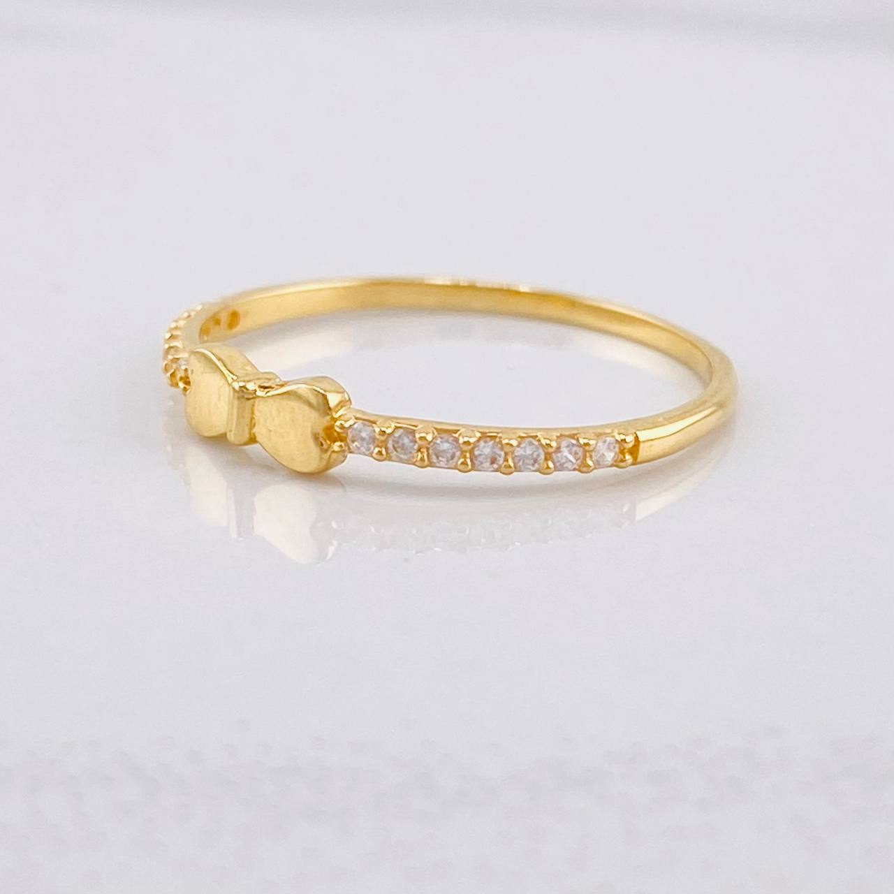 Anillo Corazón Moño 0.9g / T5 3/4 Oro Amarillo 18K