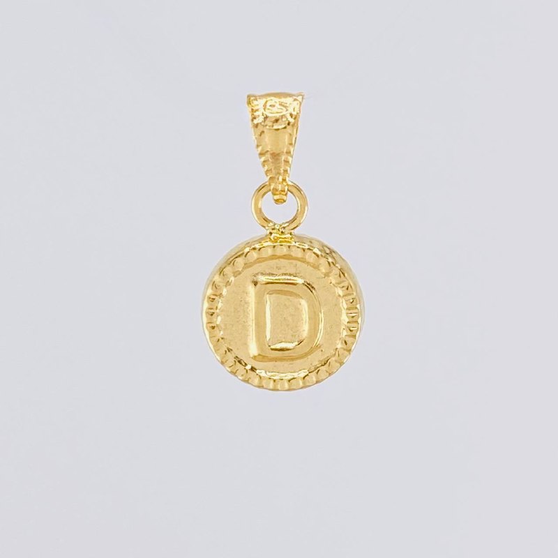 Dije Circulo Letra D 0.4g / 1.5cm Oro Amarillo 18K