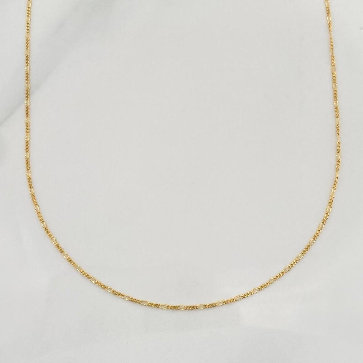 Cadena Figaro Diamantada 1.15 g / 45.3 cm / 0.9 mm Oro Amarillo 18K