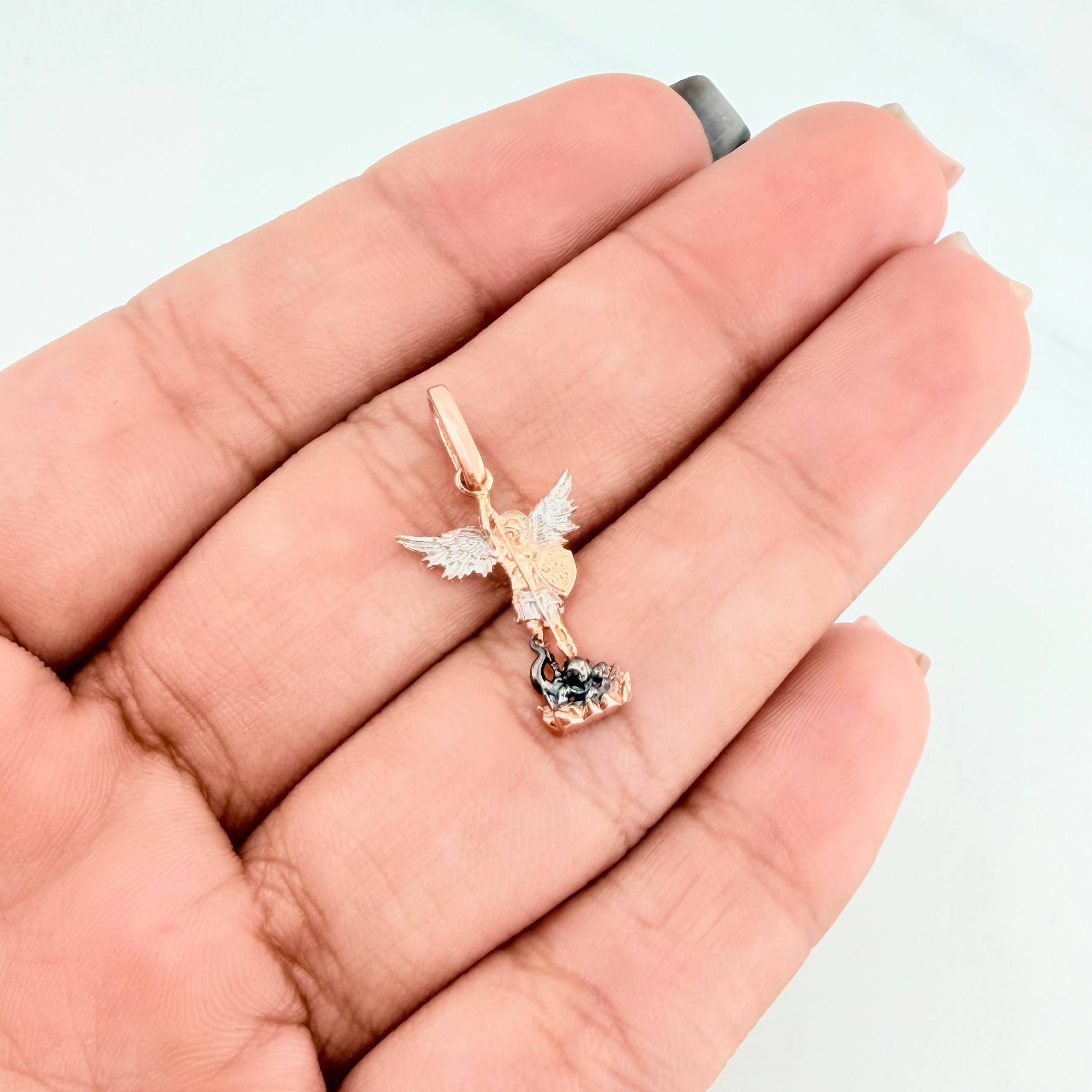 Dije San Miguel 1.05 g / 2.3 cm Tres Oros 18K