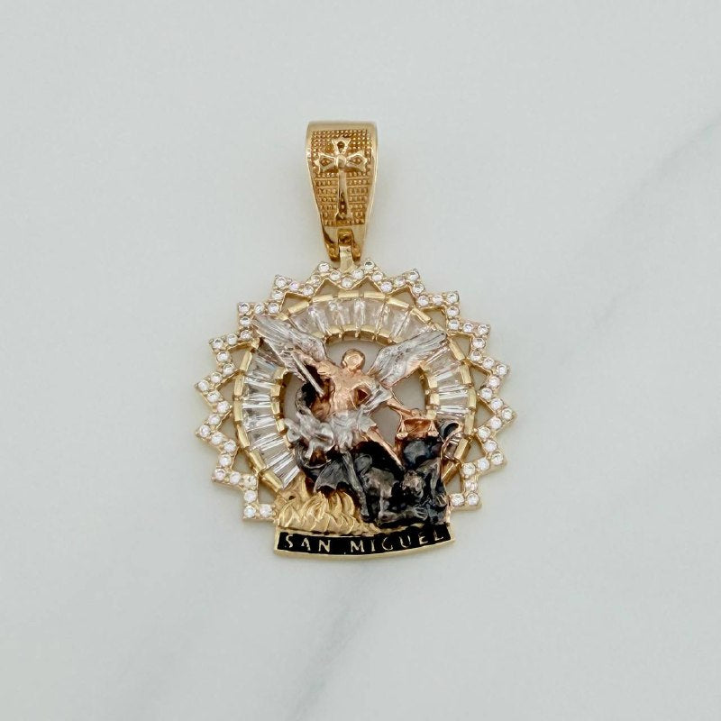 Dije San Miguel Arcangel 7.8g / 3.9 cm Tres Oros 18K