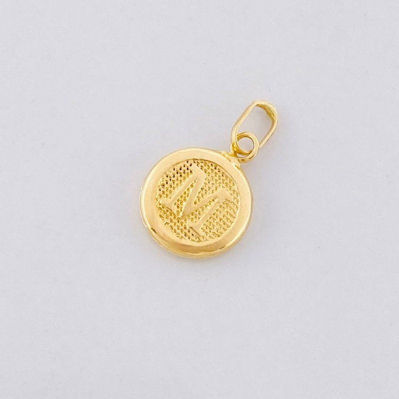 Dije Circulo Letra M 0.4g / 1.6cm Oro Amarillo 18K