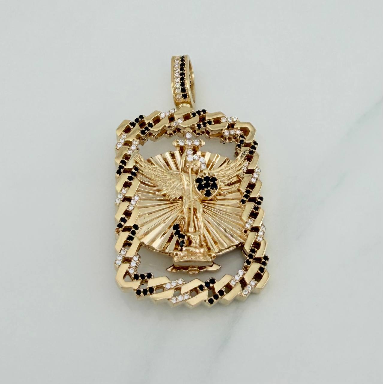 Dije Virgen Guadalupe Doble Faz 38.7 g / 5.6 cm Oro Amarillo 18K
