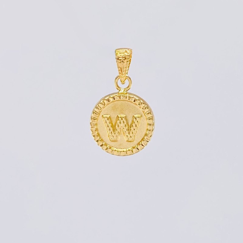 Dije Circulo Letra W 0.6g / 1.7cm Oro Amarillo 18K